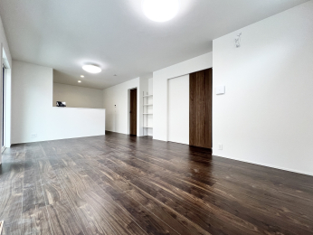 �����s�����q�s���[���̐V�z��ˌ��Ẵ��r���O