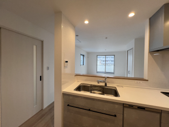 �����s�����q�s��a�c��1���ڂ̐V�z��ˌ��ẴL�b�`��