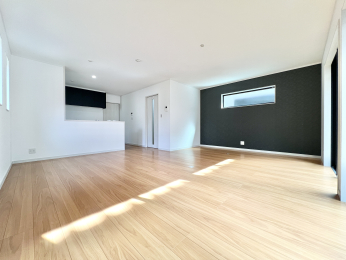 �����s�����q�s�������q��3���ڂ̐V�z��ˌ��Ẵ��r���O