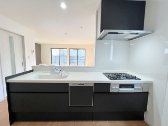 �����s�����q�s�������q��3���ڂ̐V�z��ˌ��ẴL�b�`��