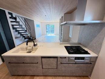 �����s�����q�s�߂����3���ڂ̐V�z��ˌ��ẴL�b�`��