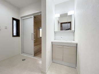 �����s�����q�s��a�c��6���ڂ̒��È�ˌ��Ă̐��ʑ�E���ʏ�