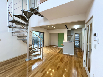 �����s�����q�s�������q��2���ڂ̒��È�ˌ��Ẵ��r���O