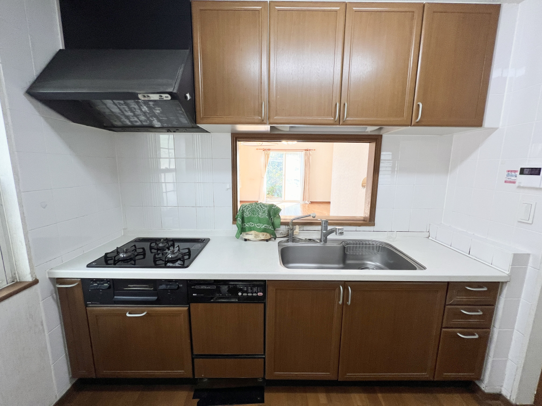 �����s�����q�s�݂Ȃݖ�4���ڂ̒��È�ˌ��ẴL�b�`��