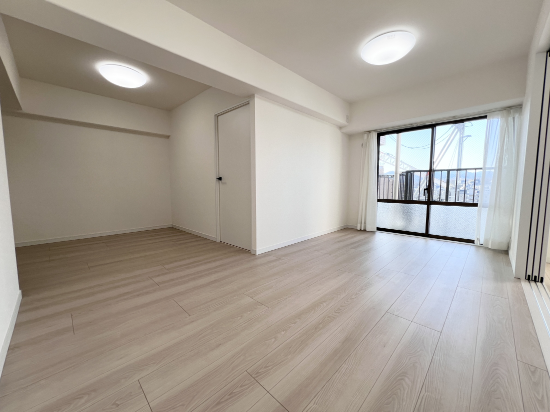 �����s�����q�s�Ǖ����̒��Ã}���V�����̃��r���O