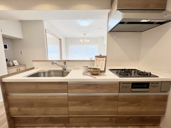 �����s�����q�s�U�c��5���ڂ̒��Ã}���V�����̃L�b�`��