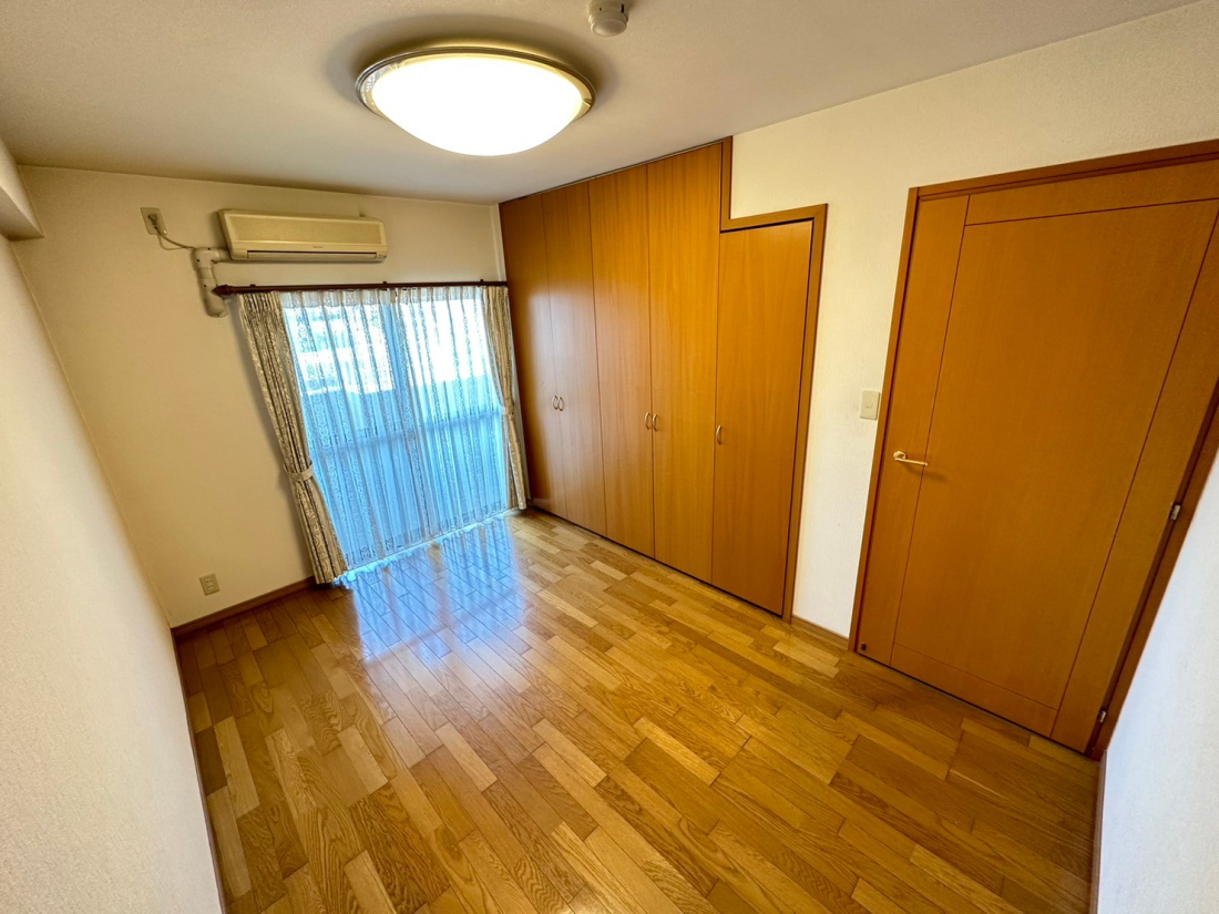 �����s�����q�s�����R��2���ڂ̒��Ã}���V�����̃��r���O�ȊO�̋���