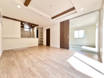 �����s�����q�s�ΐ쒬�̐V�z��ˌ��Ẵ��r���O