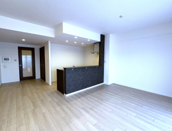 �����s�����q�s��a�c��3���ڂ̒��Ã}���V�����̃��r���O