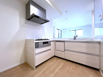 �����s�����q�s�{���̒��È�ˌ��ẴL�b�`��