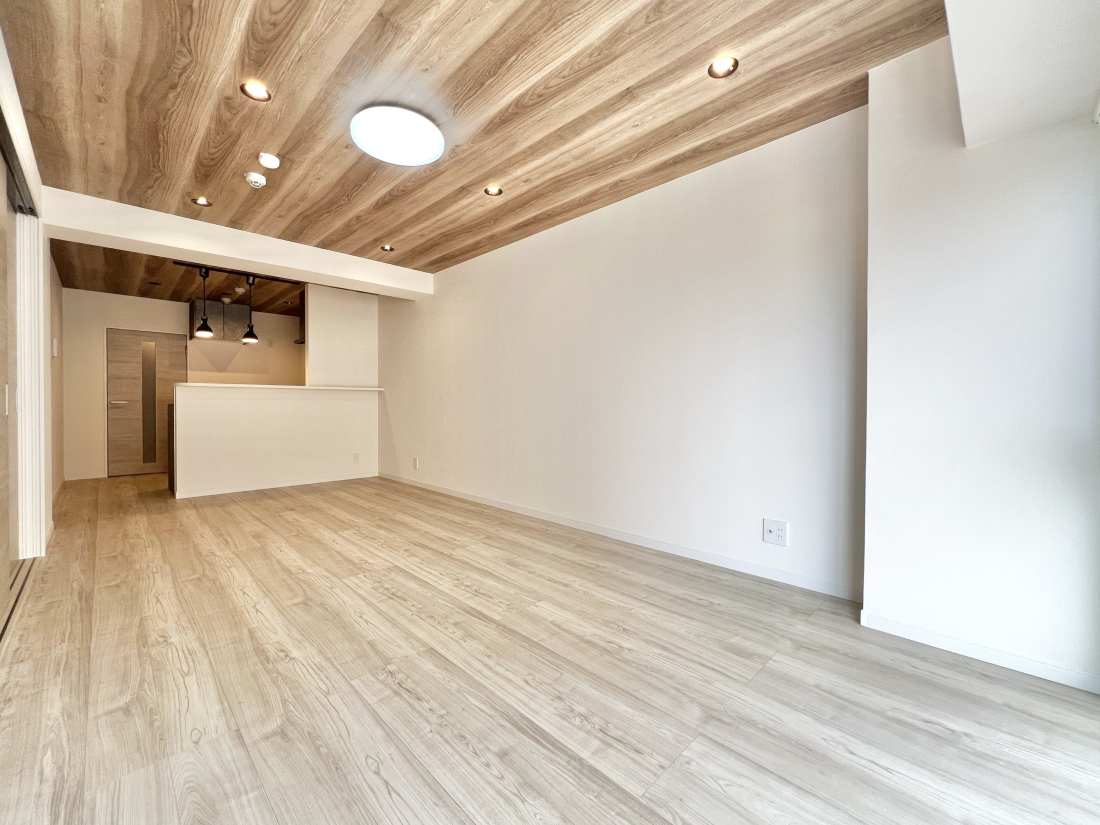 �����s�����q�s�Ǖ����̒��Ã}���V�����̃��r���O