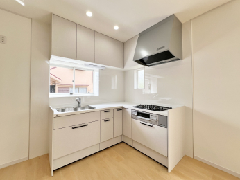 �����s�����q�s�������q��3���ڂ̒��È�ˌ��ẴL�b�`��