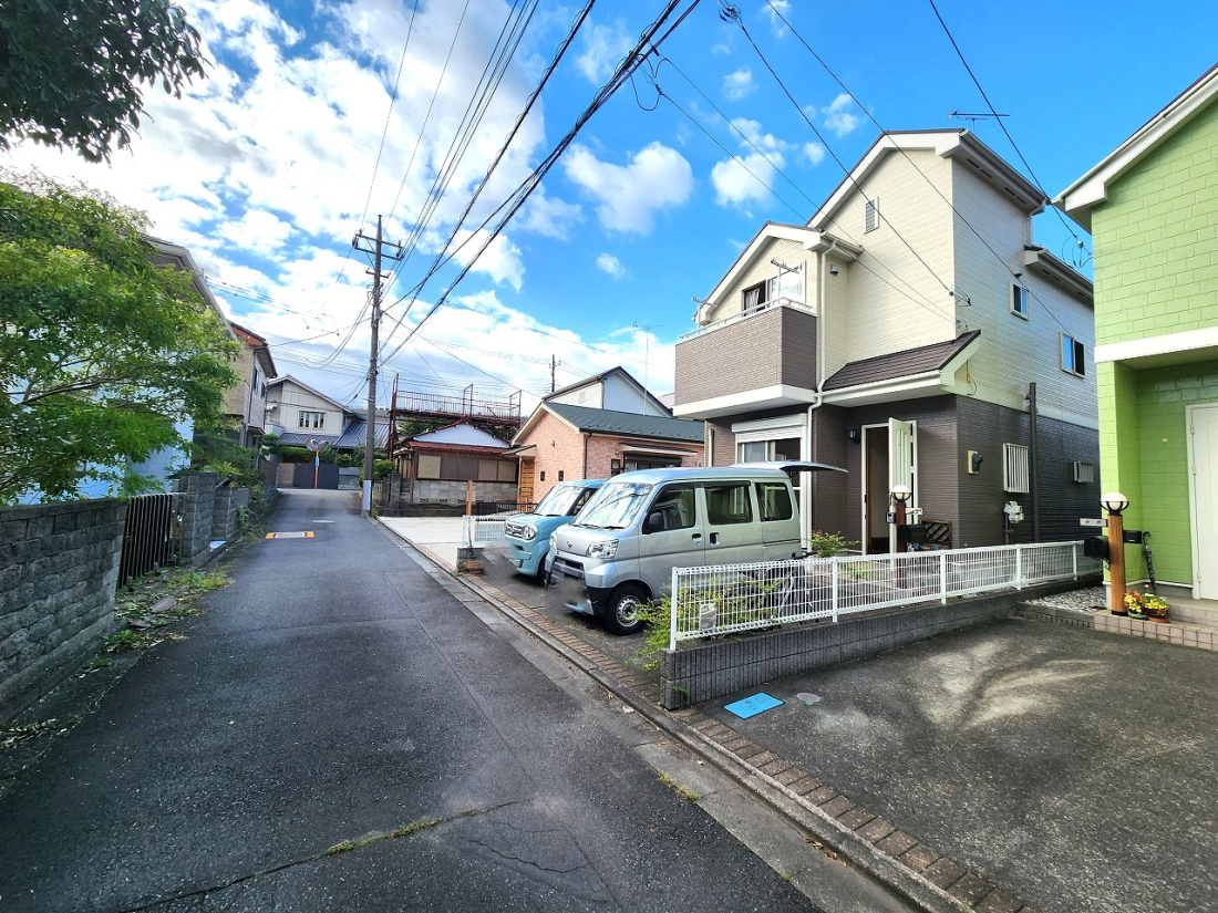 �����s�����q�s���[���̒��È�ˌ��Ă̑O�ʓ��H�܂ތ��n�ʐ^