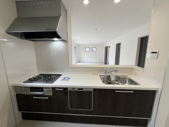 �����s�����q�s�k���2���ڂ̐V�z��ˌ��ẴL�b�`��