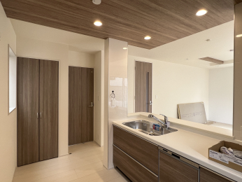 sqsUc4ڂ̐VzˌẴLb`