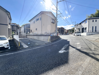 sqsD̒ÈˌĂ̑OʓH܂ތnʐ^