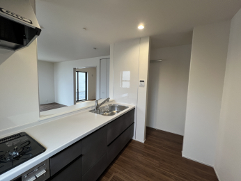 �����s�����q�s���������̐V�z��ˌ��ẴL�b�`��