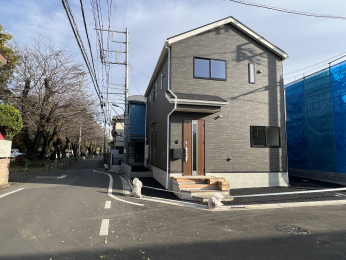 �����s�����q�s�z�K���̐V�z��ˌ��Ă̑O�ʓ��H�܂ތ��n�ʐ^