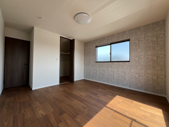 �����s�����q�s�z�K���̐V�z��ˌ��Ẵ��r���O�ȊO�̋���