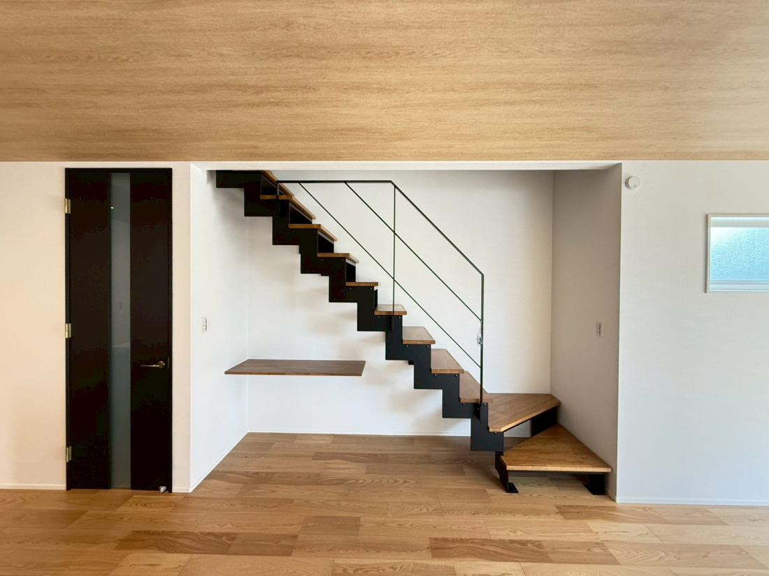 �����s�����q�s�߂����3����41-4�̐V�z��ˌ��Ẵ��r���O