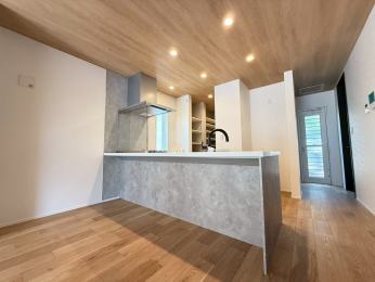 �����s�����q�s�߂����3����41-4�̐V�z��ˌ��ẴL�b�`��