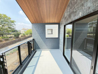 �����s�����q�s�߂����3����41-4�̐V�z��ˌ��Ẵo���R�j�[